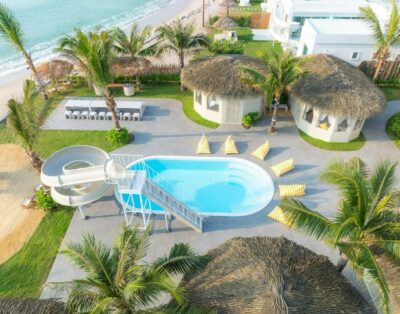 Morarest beachfront Chao Samran pool villa บ้านพักพูลวิลล่าติดทะเลหาดเจ้าสำราญ